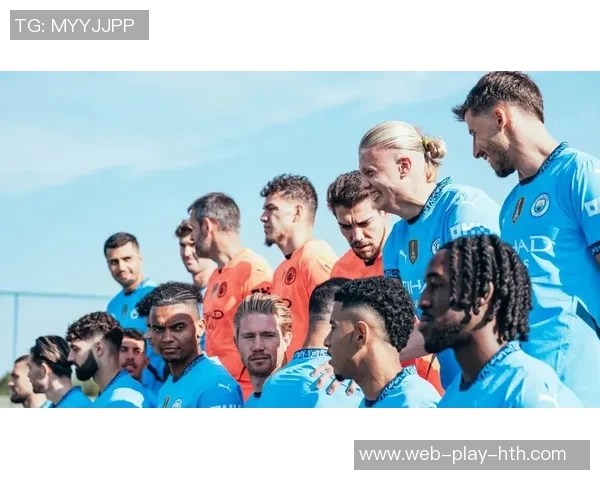 曼城新赛季全家福展现团结精神瓜帅领衔福登与B席并肩作战 曼城新赛季全家福展现团结精神瓜帅领衔福登与B席并肩作战