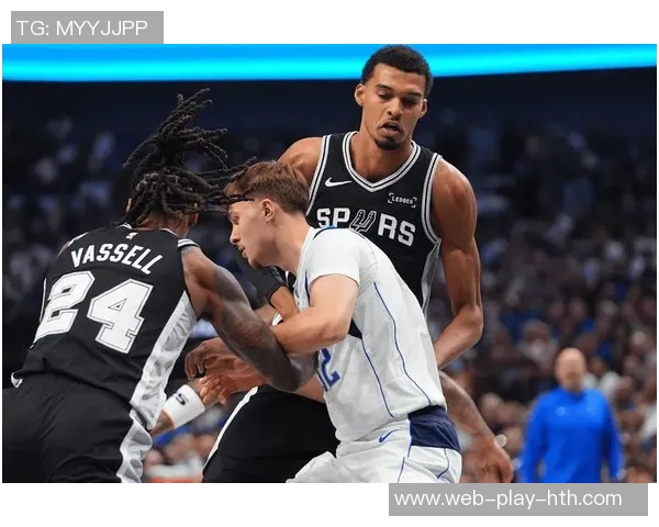 浓眉称赞弗拉格隔扣马穆精彩绝伦期待反复回味这一经典瞬间 浓眉称赞弗拉格隔扣马穆精彩绝伦期待反复回味这一经典瞬间