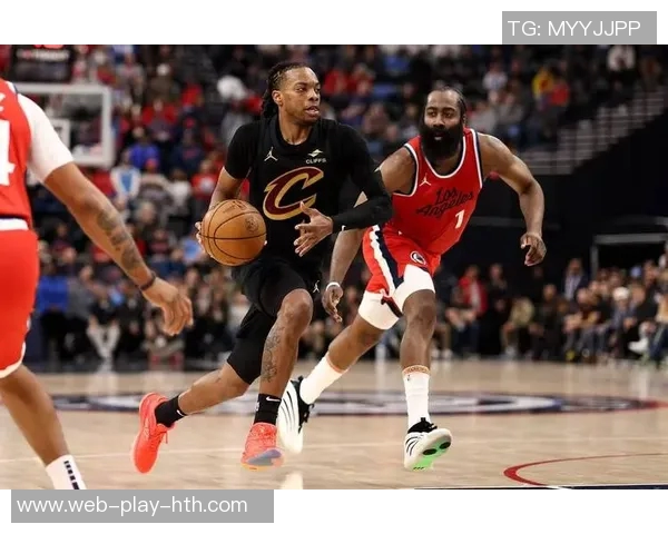 加兰状态再佳也难享哈登防守待遇阿伦因此轻松得分如吃饼般畅快